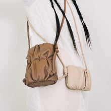 画像をギャラリービューアに読み込む, RE;CODE / Candy cross phone pouch / Recycled Leather