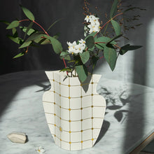 画像をギャラリービューアに読み込む, OCTAEVO / Mini Paper Vase / Lido WHITE

